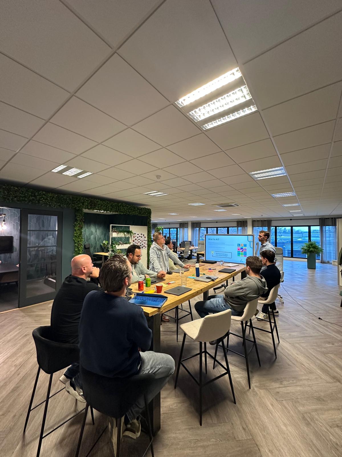 Medewerker past AI-training toe in dagelijks werk bij Lumans